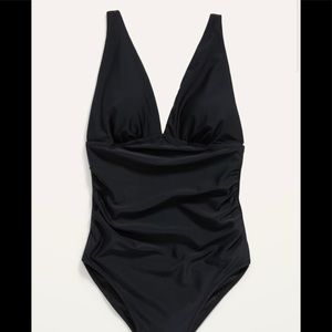 🆕 Old Navy Black Ruched Deep V-Neck One-Piece Swimsuit, XXL